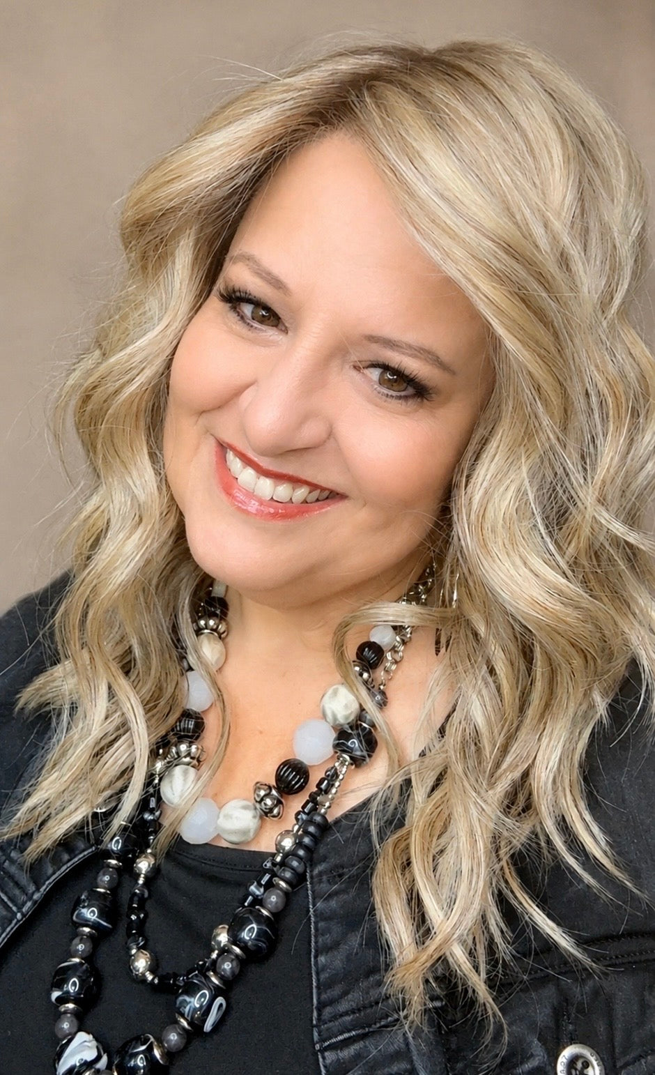 Everdeen by Belletress HS Hand-tied LUXSE Collection Luxury Wig