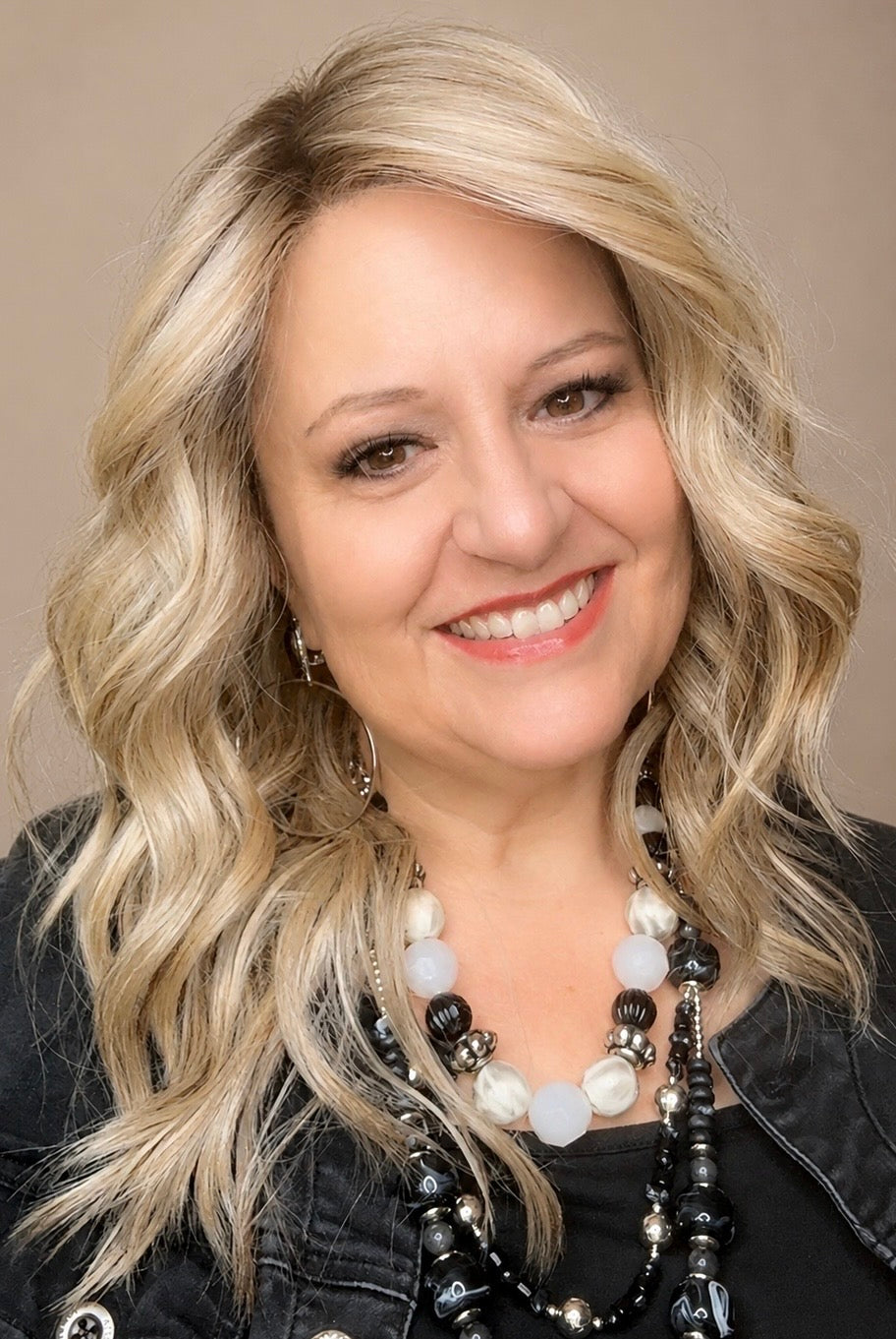 Everdeen by Belletress HS Hand-tied LUXSE Collection Luxury Wig