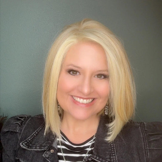 Euro Chic HS Luxury Synthetic Wig DCT