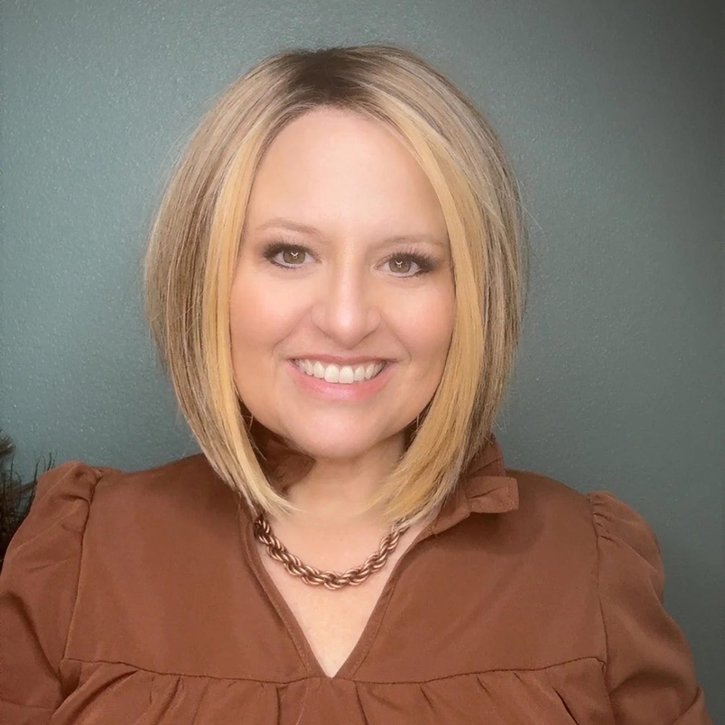 Euro Chic HS Luxury Synthetic Wig DCT