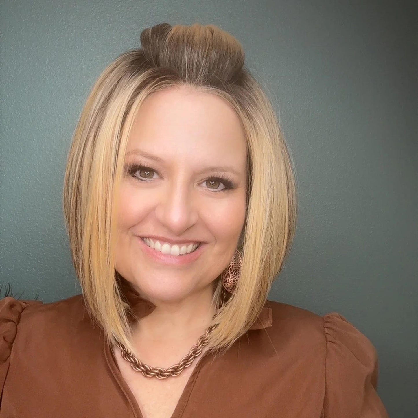 Euro Chic HS Luxury Synthetic Wig DCT