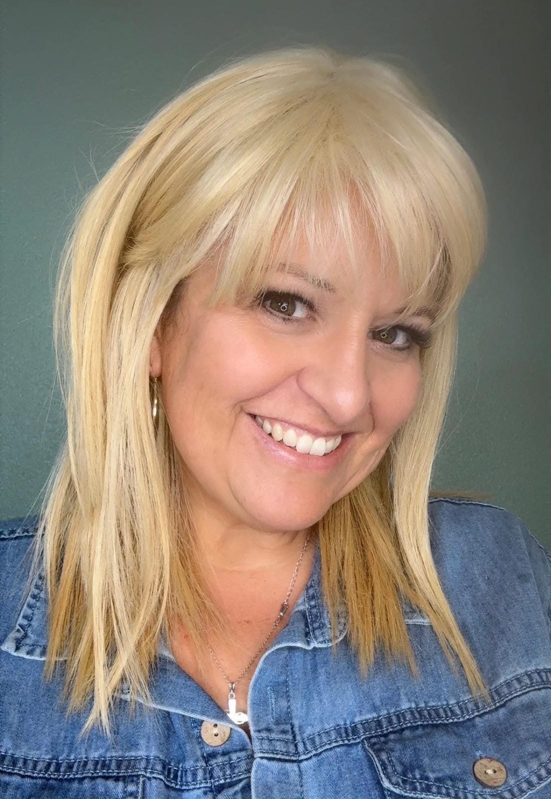 Sleek & Straight HS Luxury Synthetic Wig DCT