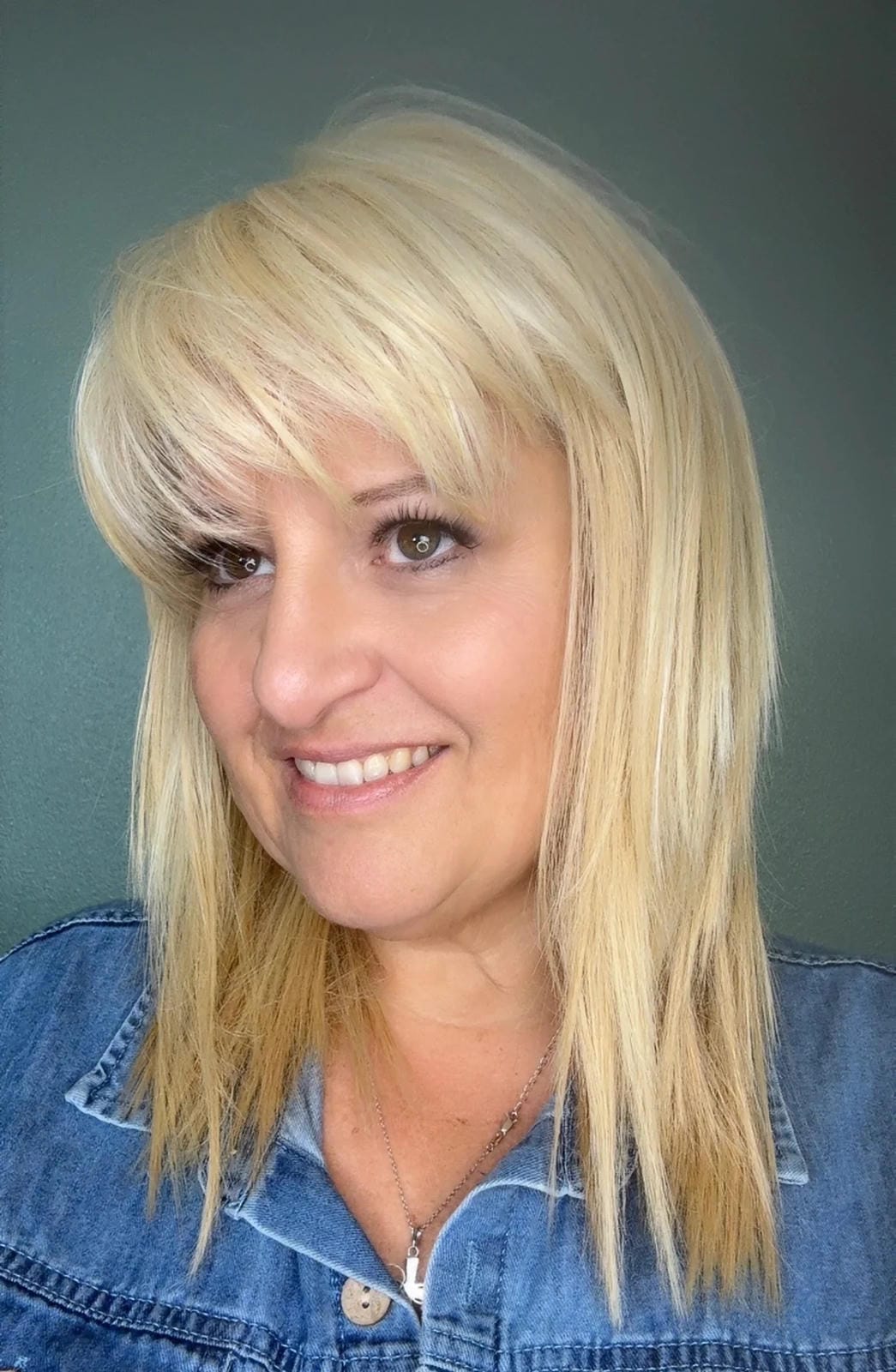 Sleek & Straight HS Luxury Synthetic Wig DCT