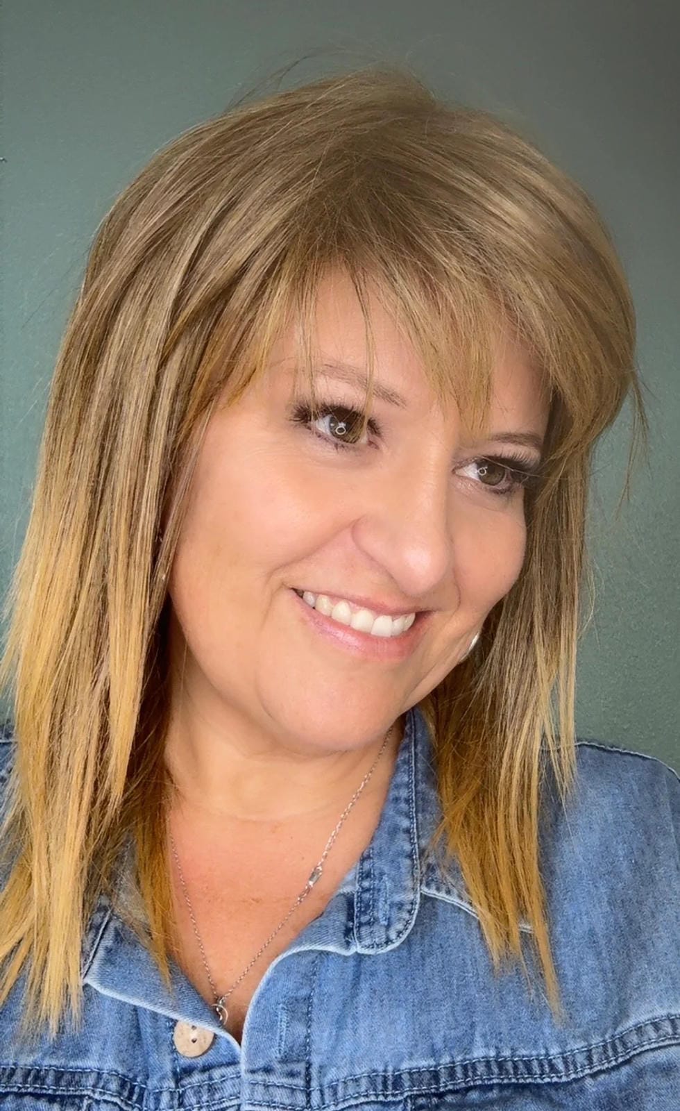 Sleek & Straight HS Luxury Synthetic Wig DCT