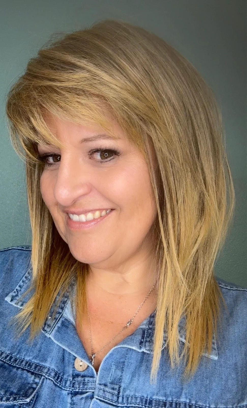 Sleek & Straight HS Luxury Synthetic Wig DCT