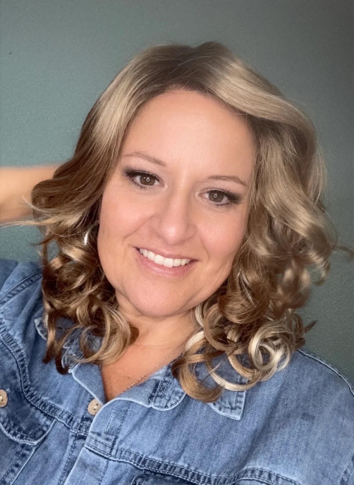 Breeze NHS Luxury Synthetic Wig DCT