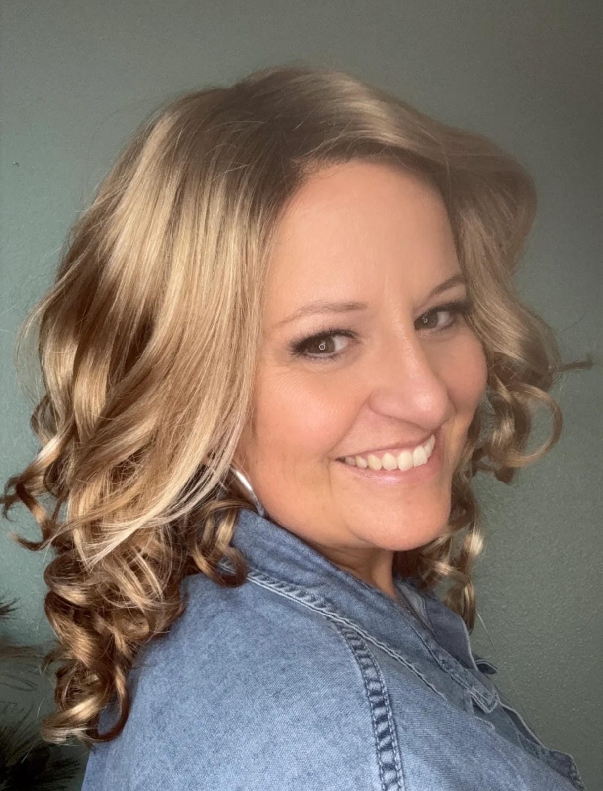 Breeze NHS Luxury Synthetic Wig DCT