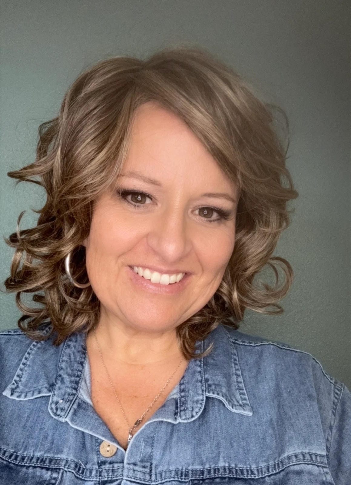 Casual Curls HS Luxury Synthetic Wig DCT