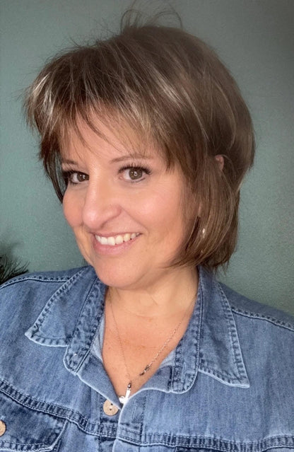 Skylar nhs luxury synthetic wig dct