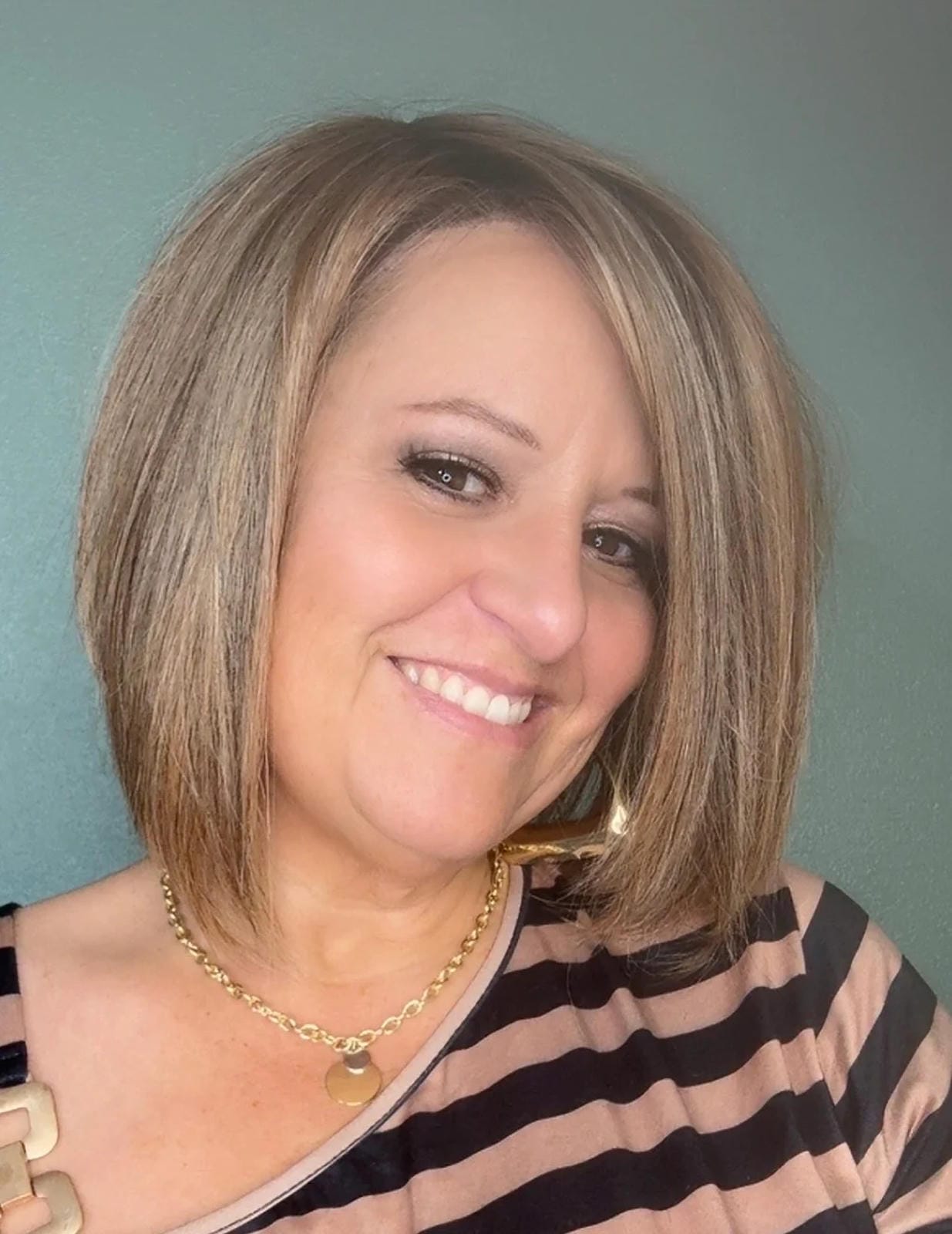 Euro Chic HS Luxury Synthetic Wig DCT