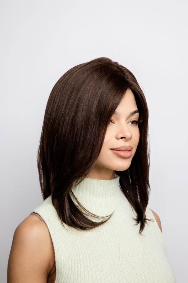 Oakly Wig - 8716   Amore Collection