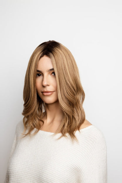 Oakly Wig - 8716   Amore Collection