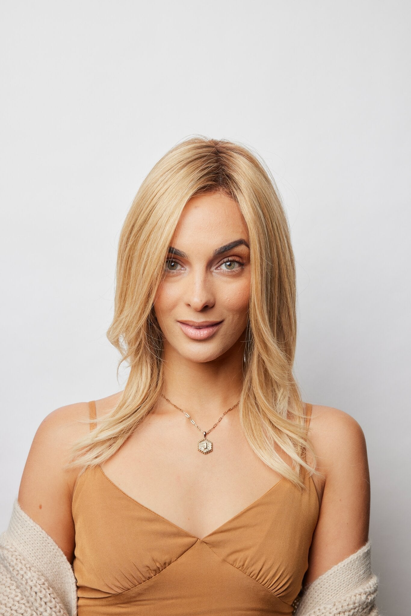 Thea Wig - 8710   Amore Collection